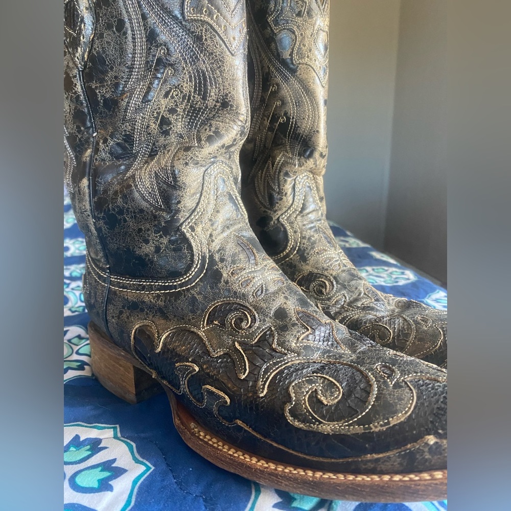 Corral size 9 Womens Square Tow Black Cowboy Boots